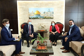 حول لقاء مع وزيرة الصحة الفلسطينية د. مي الكيلة حول لقاء مع وزيرة الصحة الفلسطينية د. مي الكيلة