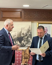 О встрече с новоизбранным мэром Вифлеема Х.Хананией О встрече с новоизбранным мэром Вифлеема Х.Хананией