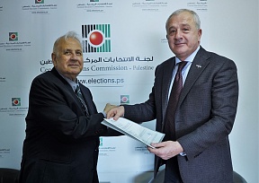 لجنة الانتخابات تسلم روسيا دعوة للرقابة على الانتخابات الفلسطينية 2021