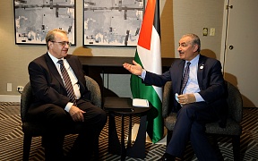 المبعوث الخاص للرئيس الروسي إلى الشرق الأوسط وإفريقيا ميخائيل بوغدانوف ياتقي رئيس الوزراء الفلسطيني محمد اشتية